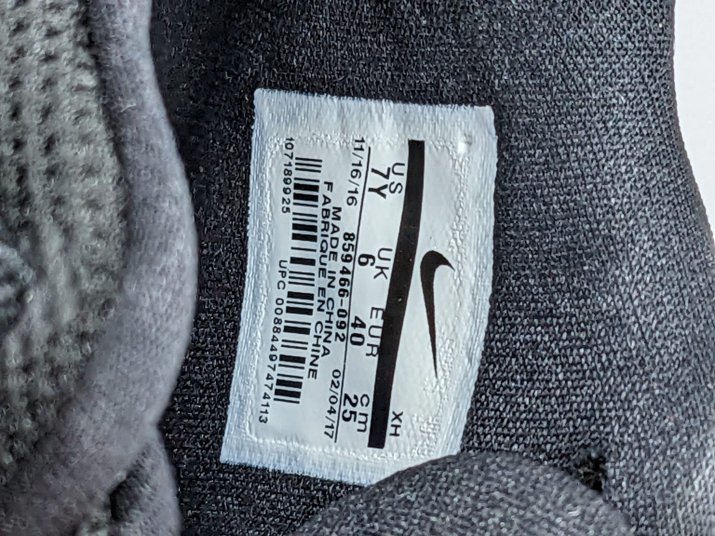 Kyrie 3 "Badge of Honor Black" | 24.5cm | (EXCLUSIVE)