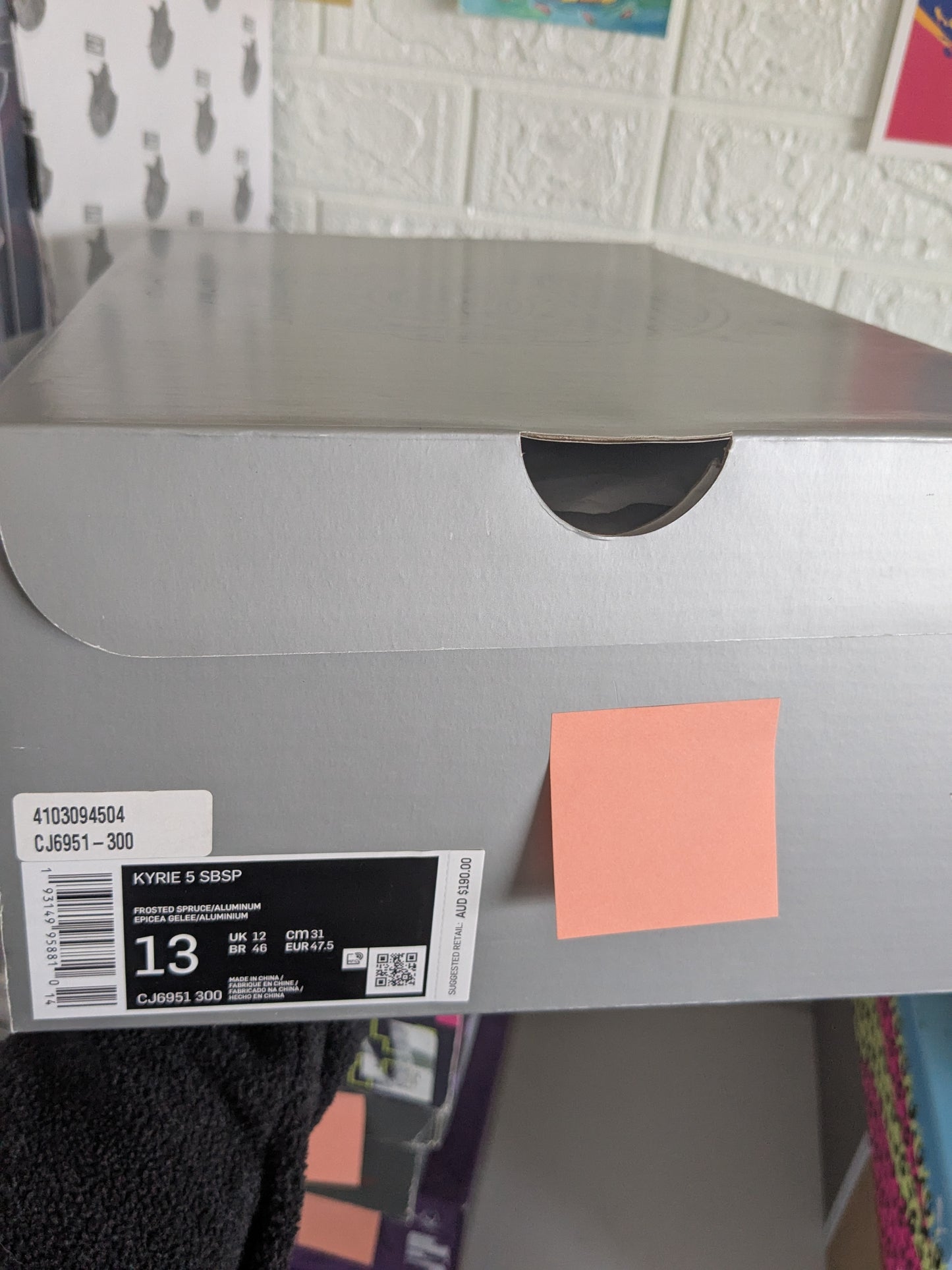 KYRIE 5 "CALAMARDO" | 30.5cm | (EXCLUSIVE)