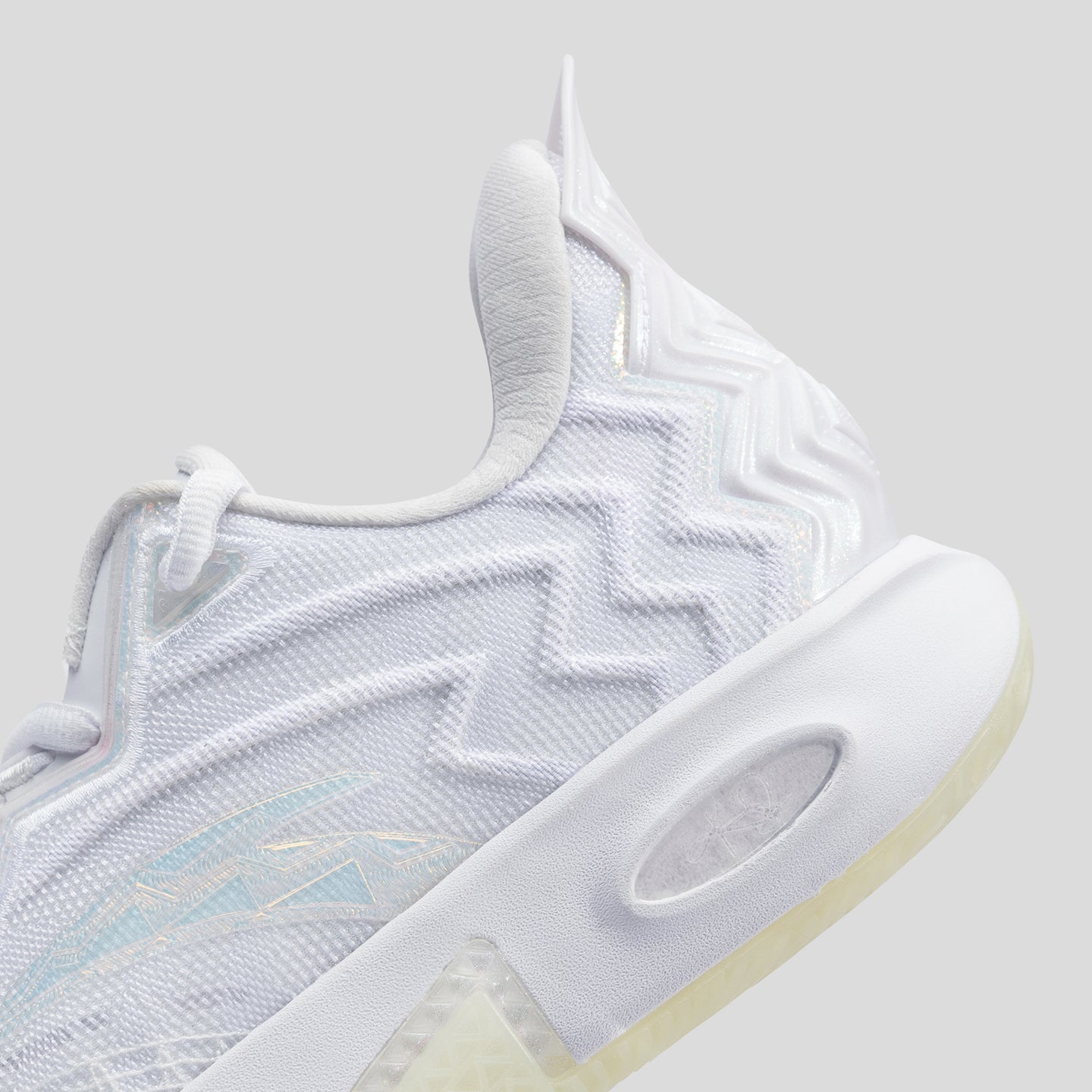 Kai 2  "White
Phantom" | (RARO)