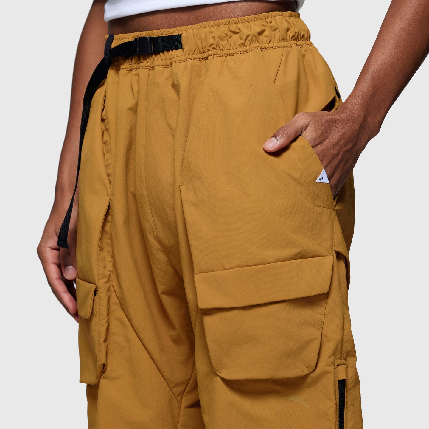 ANTA Hélà Woven Track Pants | Nuevo ✨ | Más Vendido