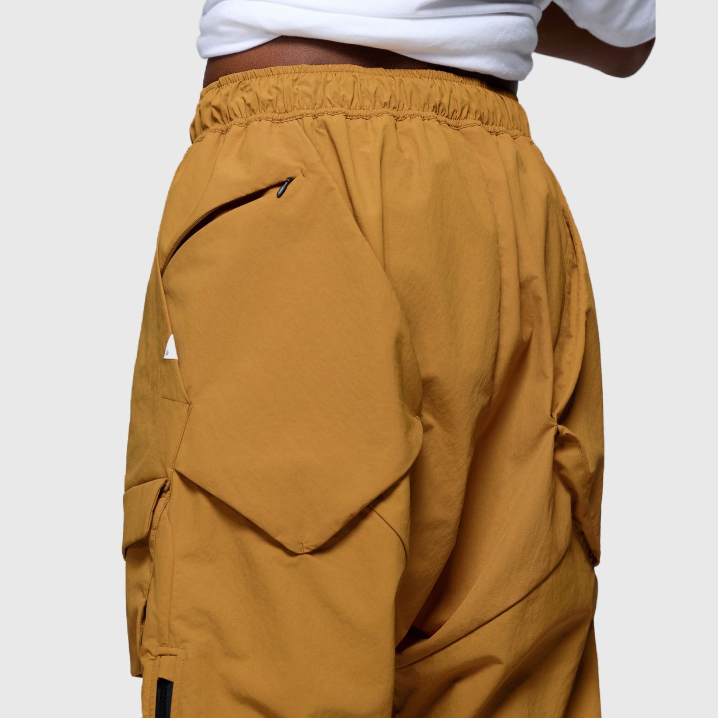 ANTA Hélà Woven Track Pants | Nuevo ✨ | Más Vendido