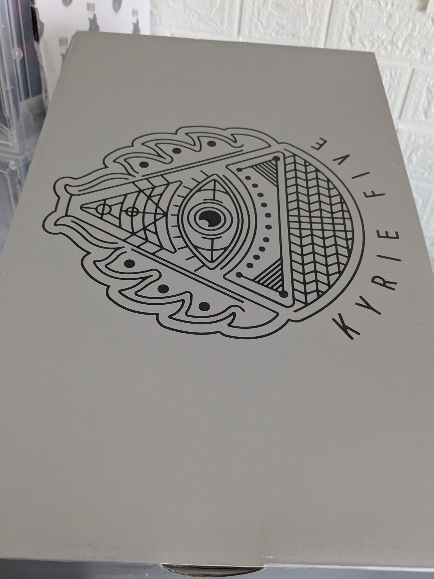 KYRIE 5 "CALAMARDO" | 30.5cm | (EXCLUSIVE)